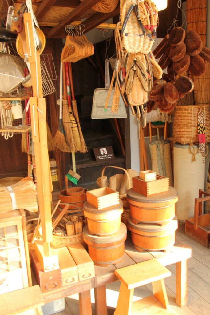 上野賢一郎の実家・荒物屋のイメージ画像